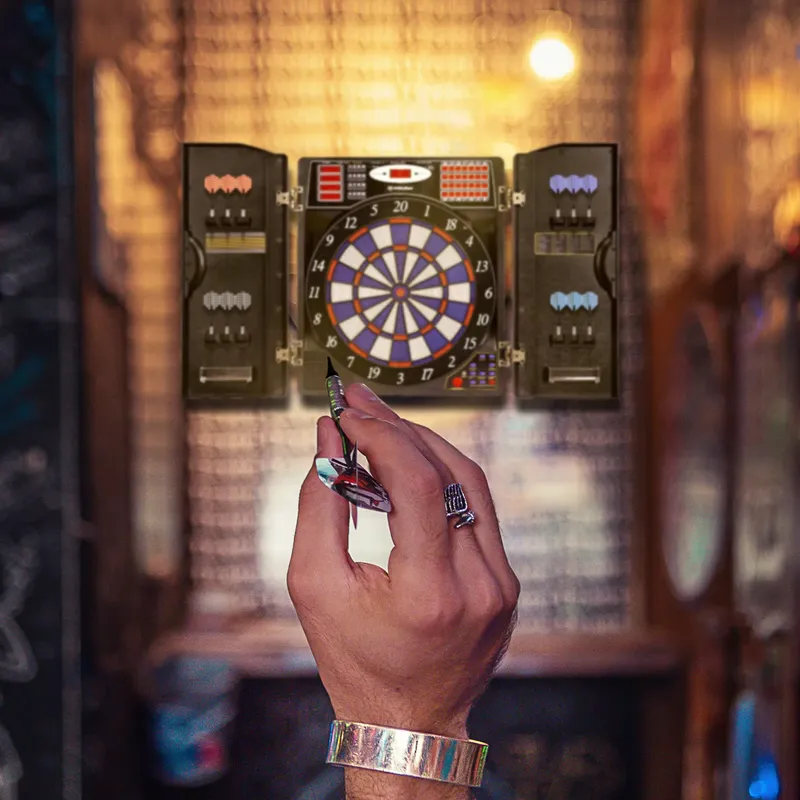 กระดานปาลูกดอกฝึกซ้อมแบบสองด้า - Electronic Dartboard Cabinet บทวิจารณ์และราคา
